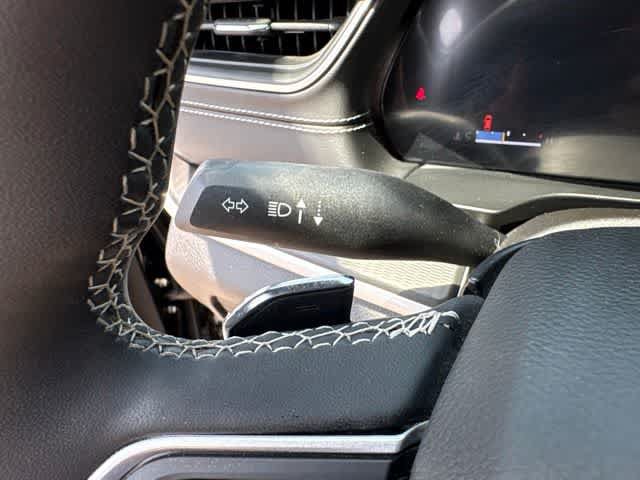 Used 2023 Jeep Grand Cherokee Altitude RWD image 16