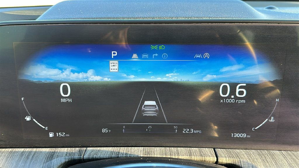 Used 2025 Kia Telluride SX w/ SX Captain's Chair Package FWD image 2