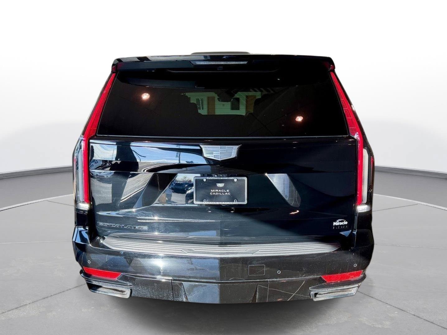 Certified 2024 Cadillac Escalade Sport w/ LPO, ONYX Package AWD/4WD image 15