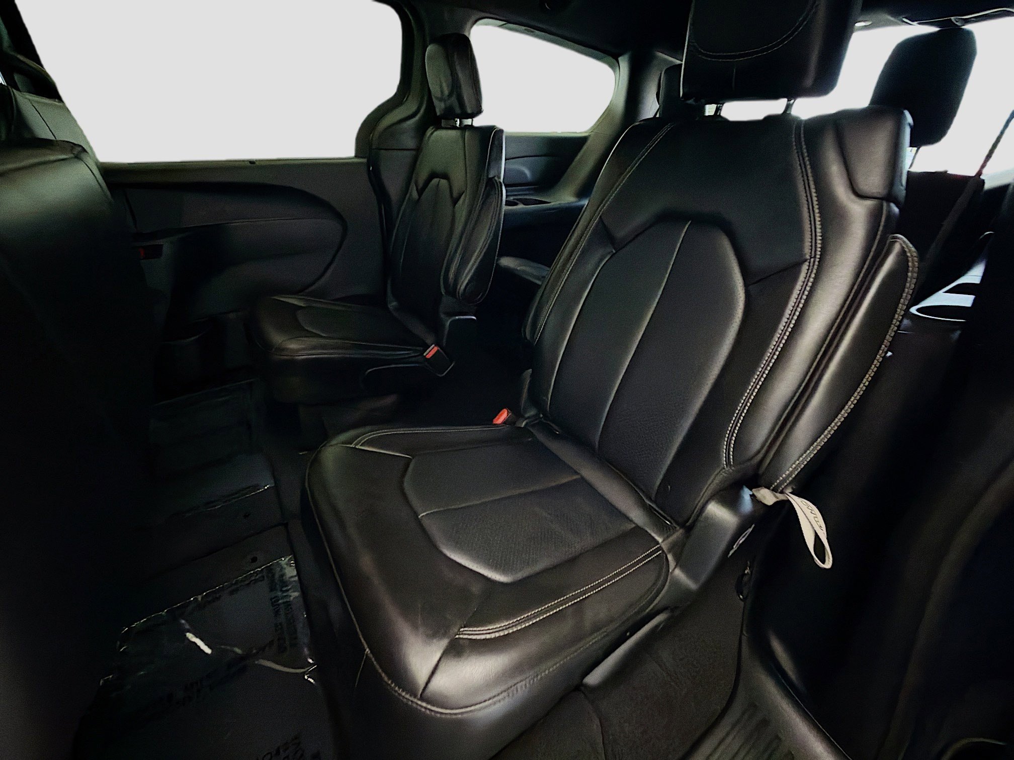 Used 2025 Chrysler Pacifica Select FWD image 12