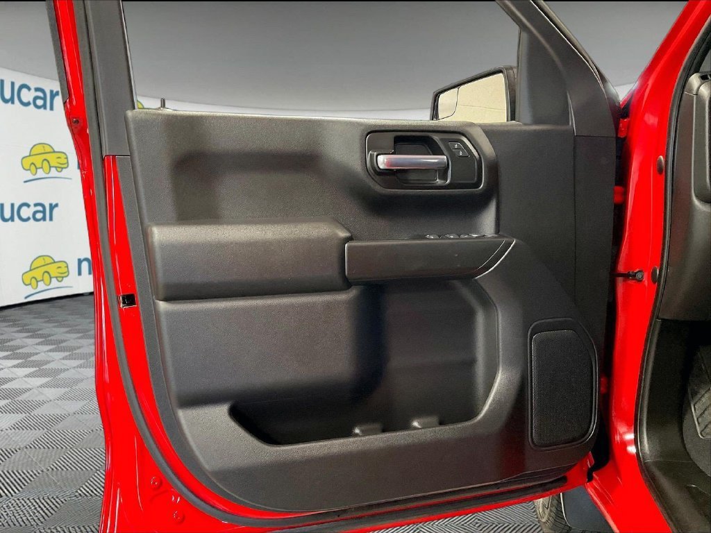 Used 2023 Chevrolet Silverado 1500 Custom AWD/4WD image 9