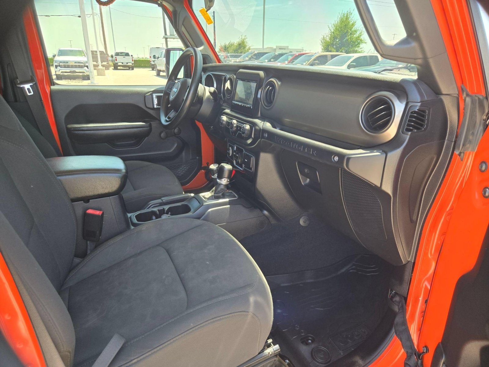 Used 2018 Jeep Wrangler Unlimited Sport AWD/4WD image 26