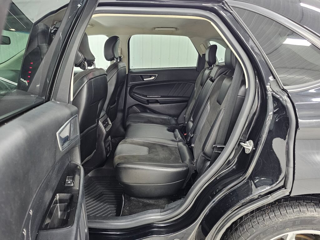 Used 2018 Ford Edge Sport w/ Cargo Accessory Package AWD/4WD image 12