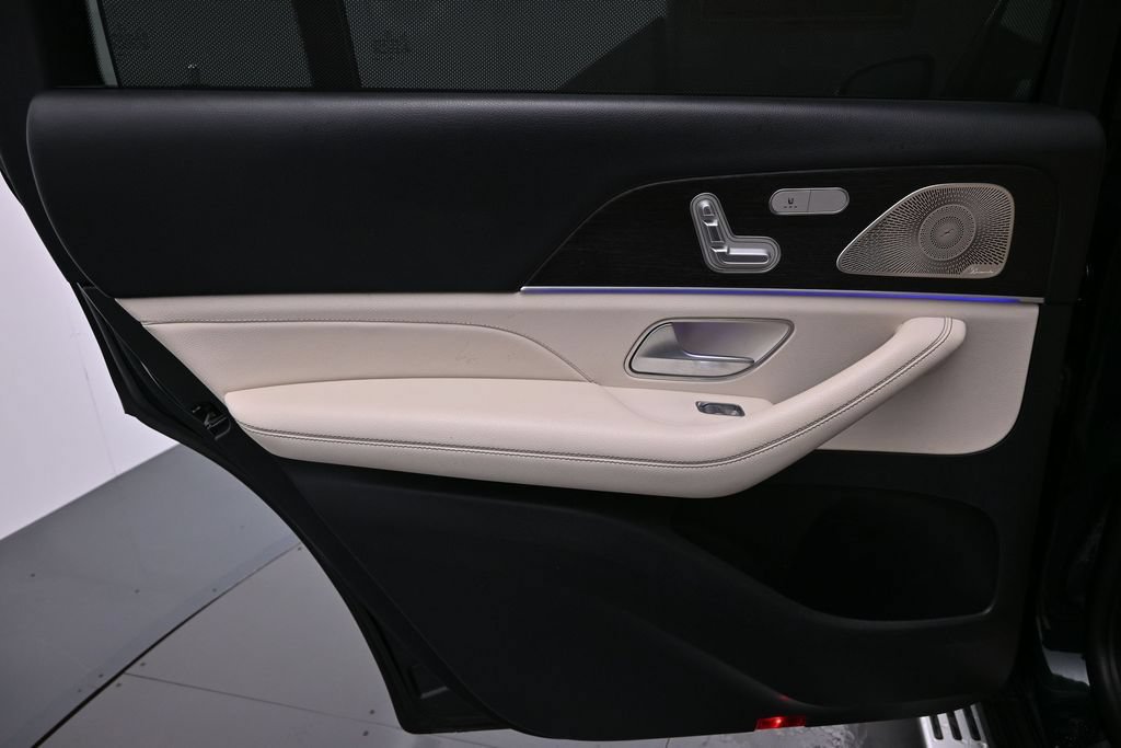 Used 2021 Mercedes-Benz GLS 450 4MATIC image 29