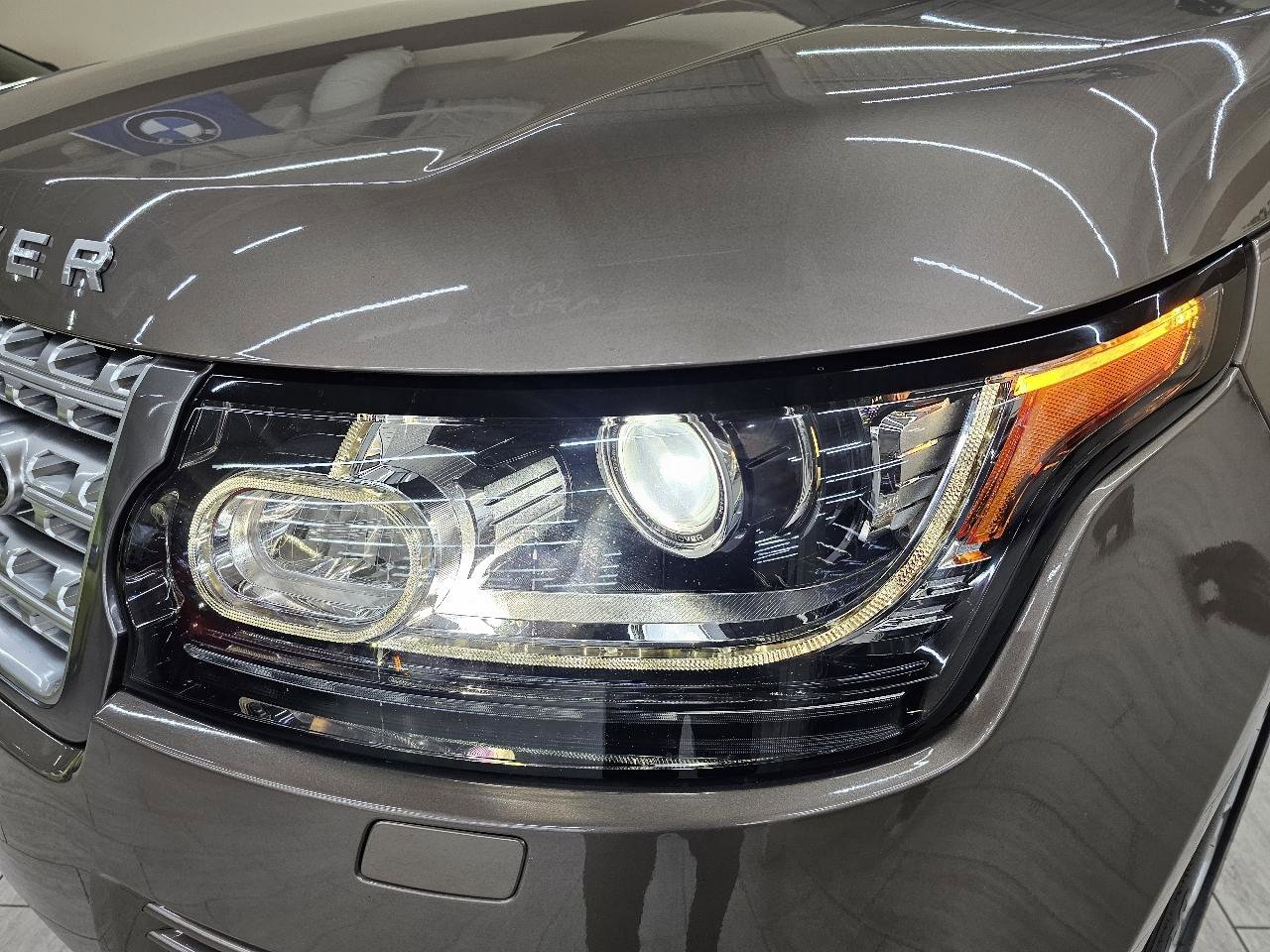 Used 2016 Land Rover Range Rover HSE image 10