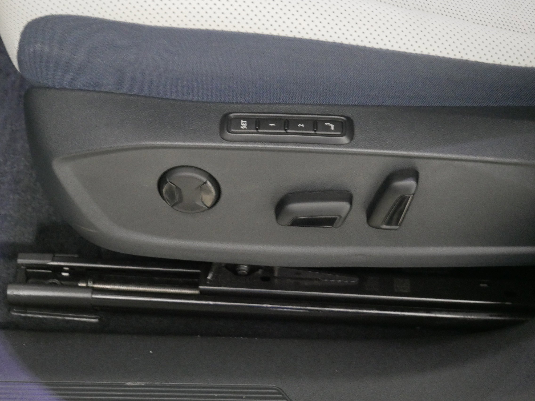 Certified 2025 Volkswagen ID.4 Pro S Plus image 20