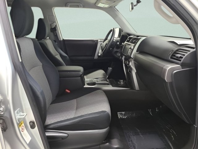 Used 2016 Toyota 4Runner SR5 AWD/4WD image 14