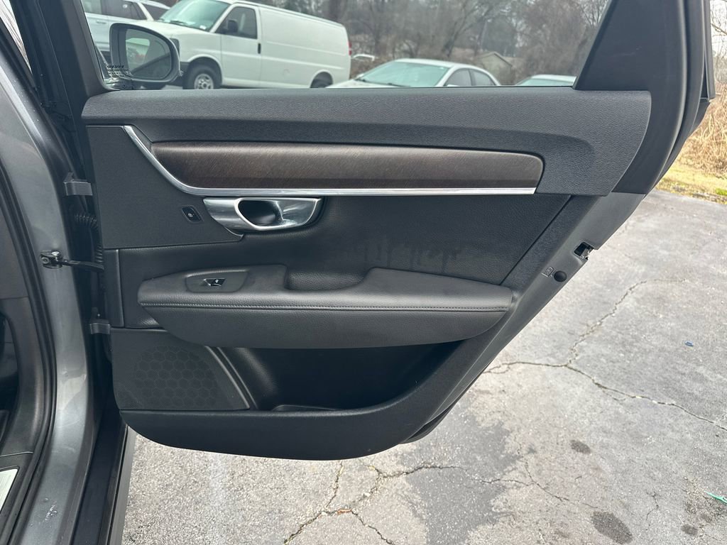 Used 2020 Volvo V90 T6 Cross Country image 17