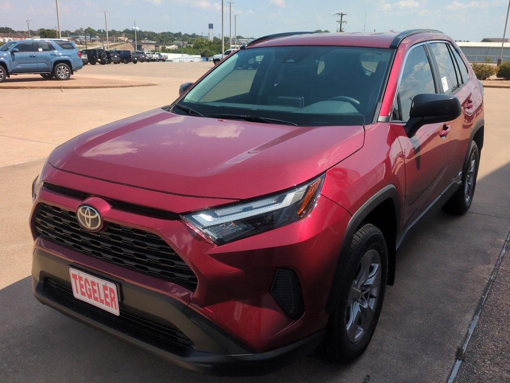 New 2025 Toyota RAV4 LE image 3