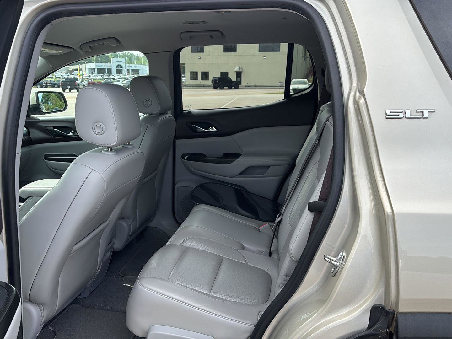 Used 2017 GMC Acadia SLT image 8