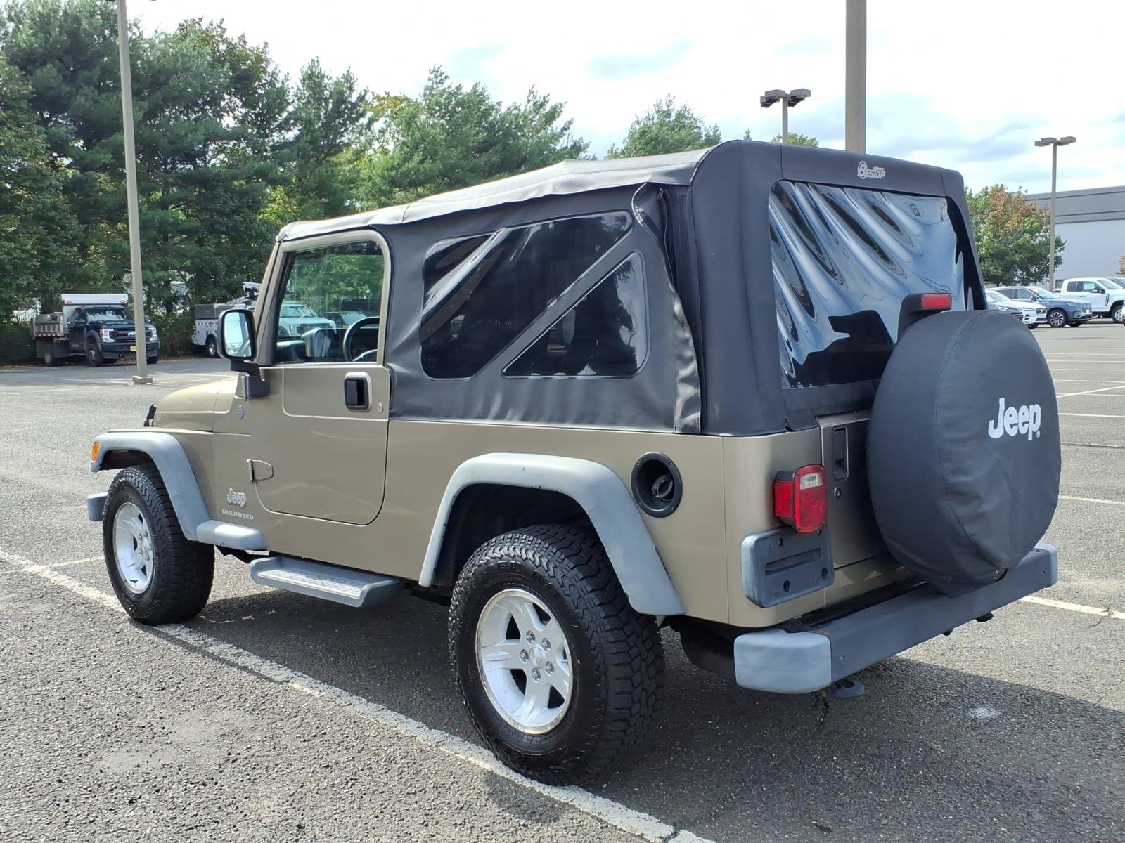 Used 2004 Jeep Wrangler 4WD image 4