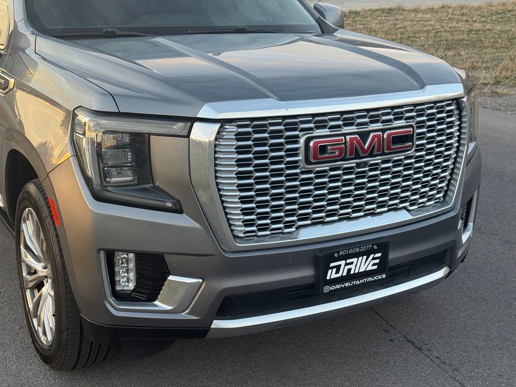Used 2021 GMC Yukon XL Denali w/ Denali Premium Package image 5