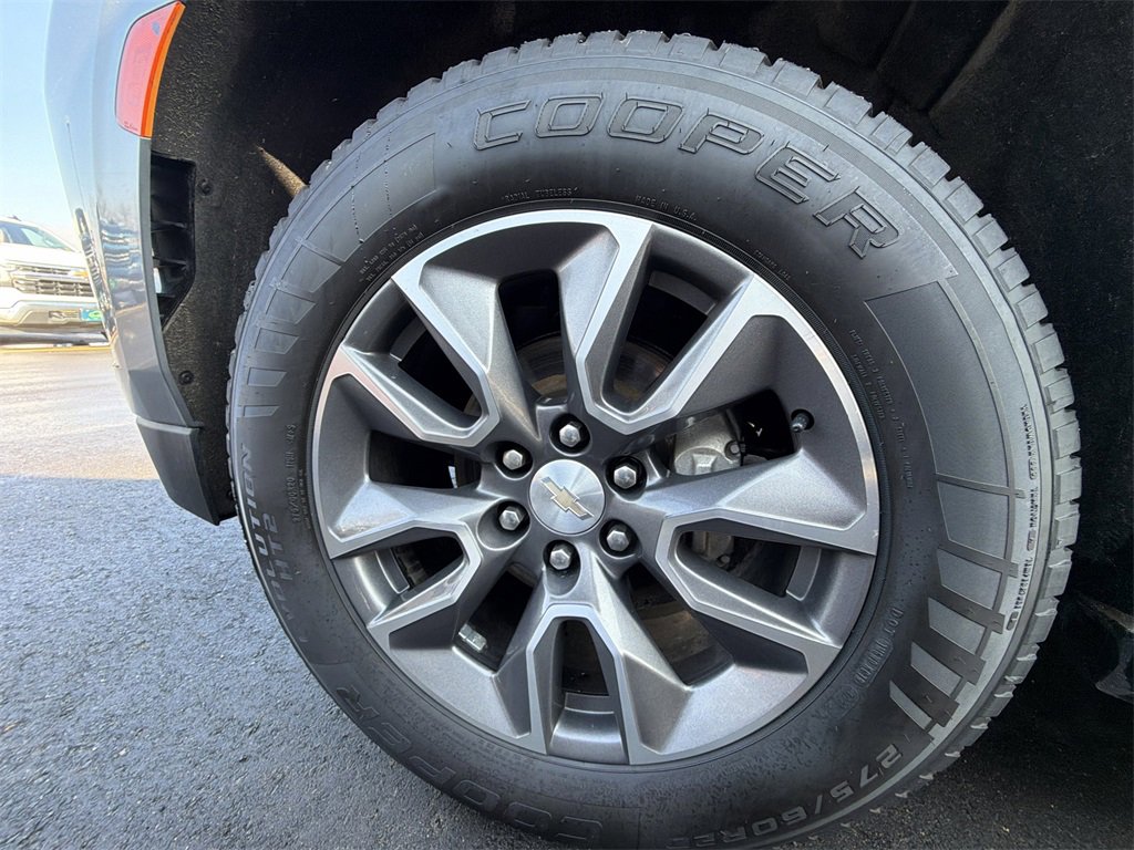 Certified 2022 Chevrolet Suburban LT w/ Luxury Package image 24