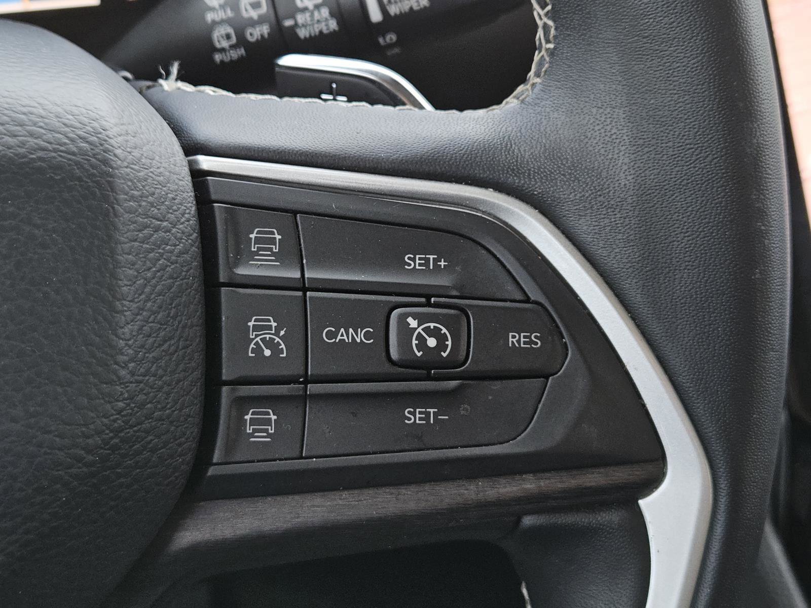 Used 2022 Jeep Grand Cherokee Limited image 20