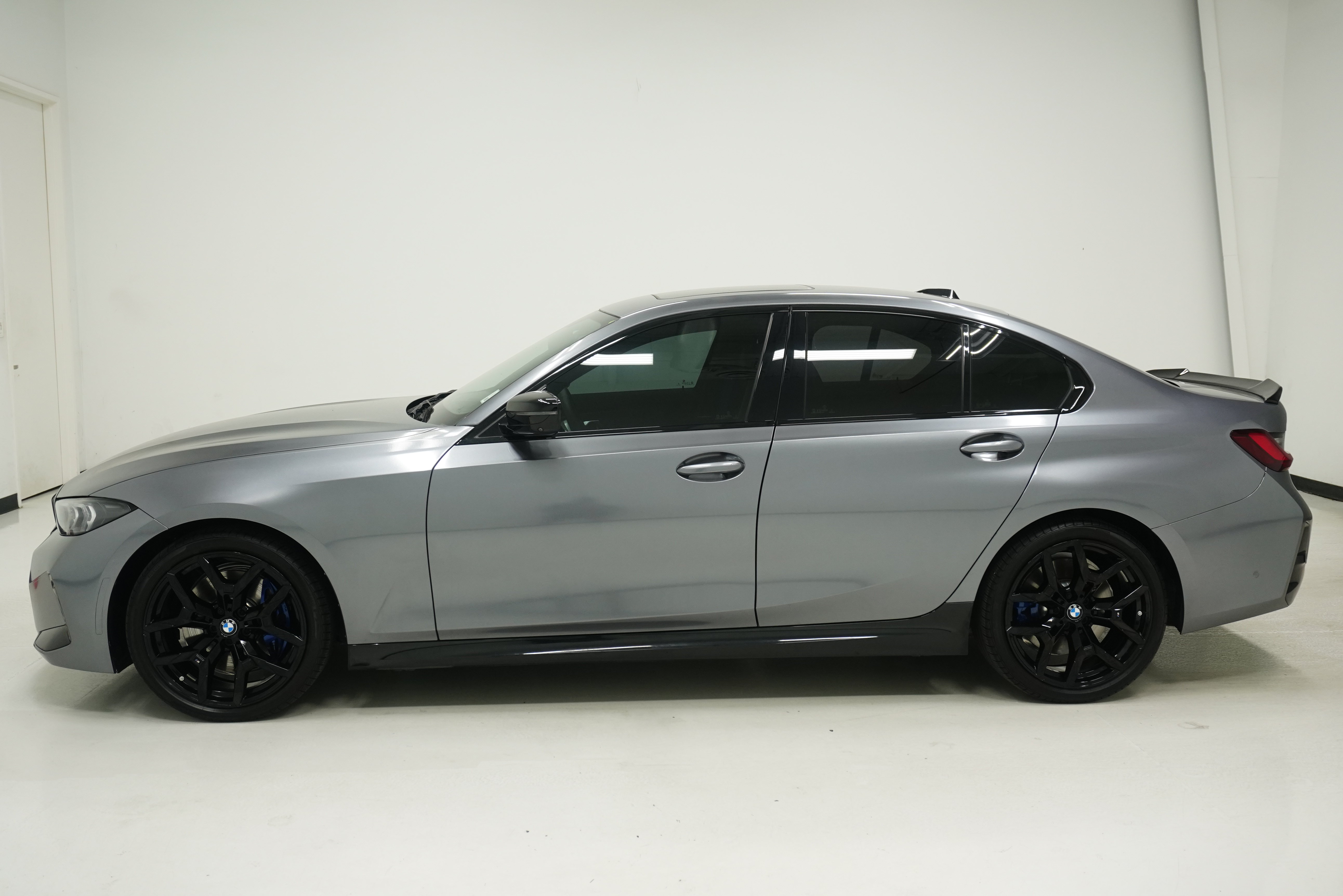 Used 2025 BMW 330i xDrive Sedan w/ M Sport Package AWD/4WD image 7