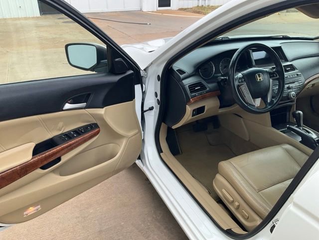 Used 2011 Honda Accord EX-L image 3