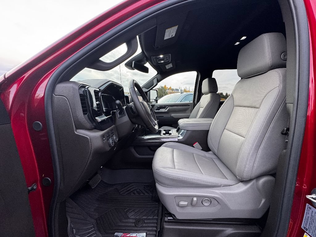 Used 2024 Chevrolet Silverado 2500 LTZ w/ LTZ Plus Package AWD/4WD image 2