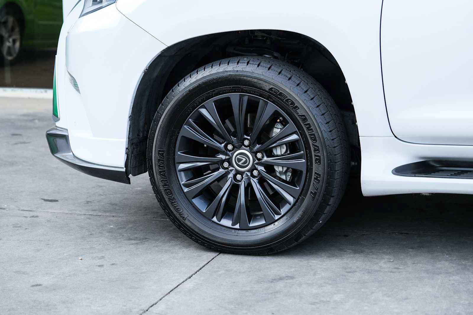 Used 2022 Lexus GX 460 Luxury w/ Sport Design Package AWD/4WD image 17