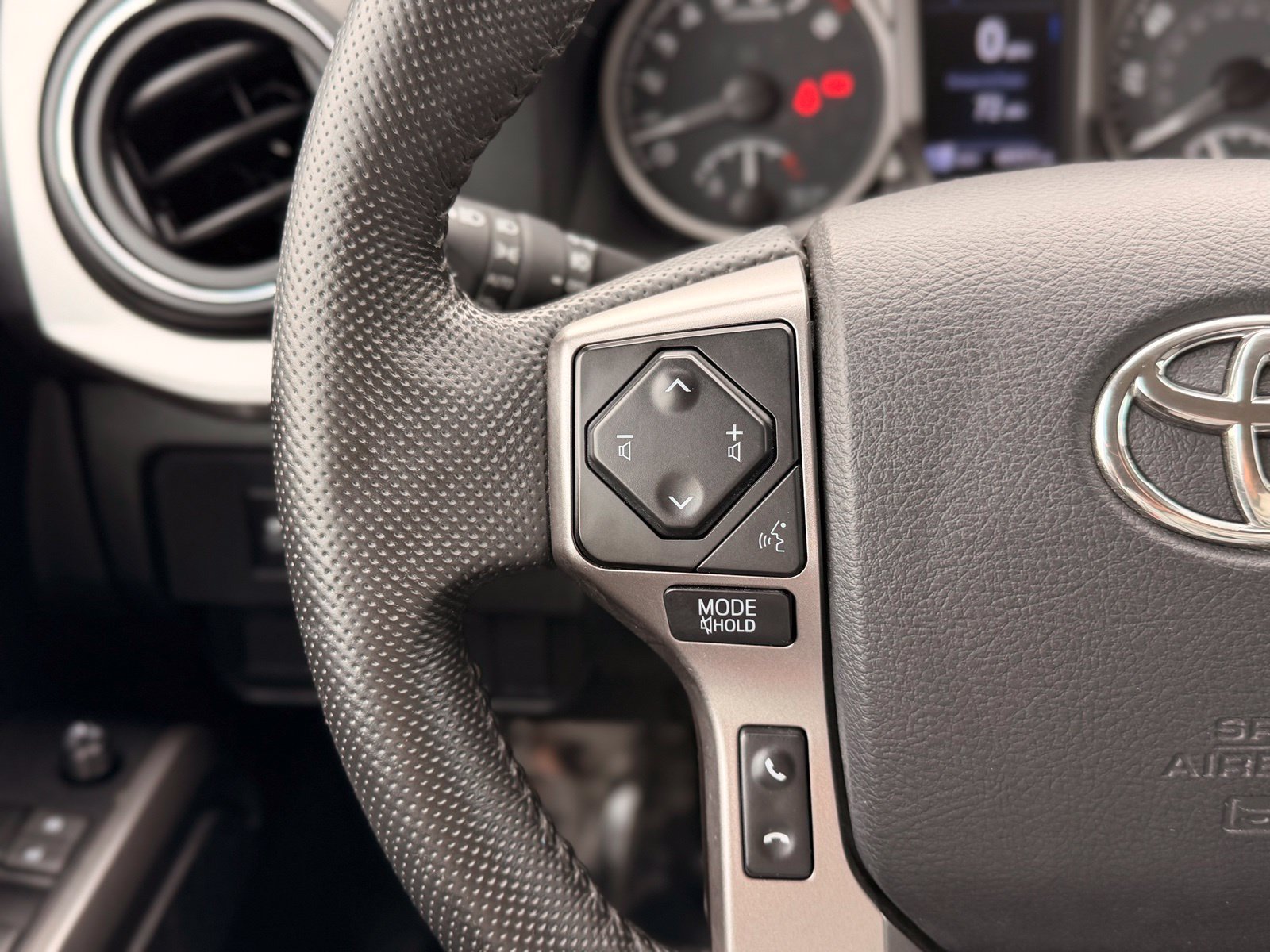 Used 2022 Toyota Tacoma SR5 AWD/4WD image 21