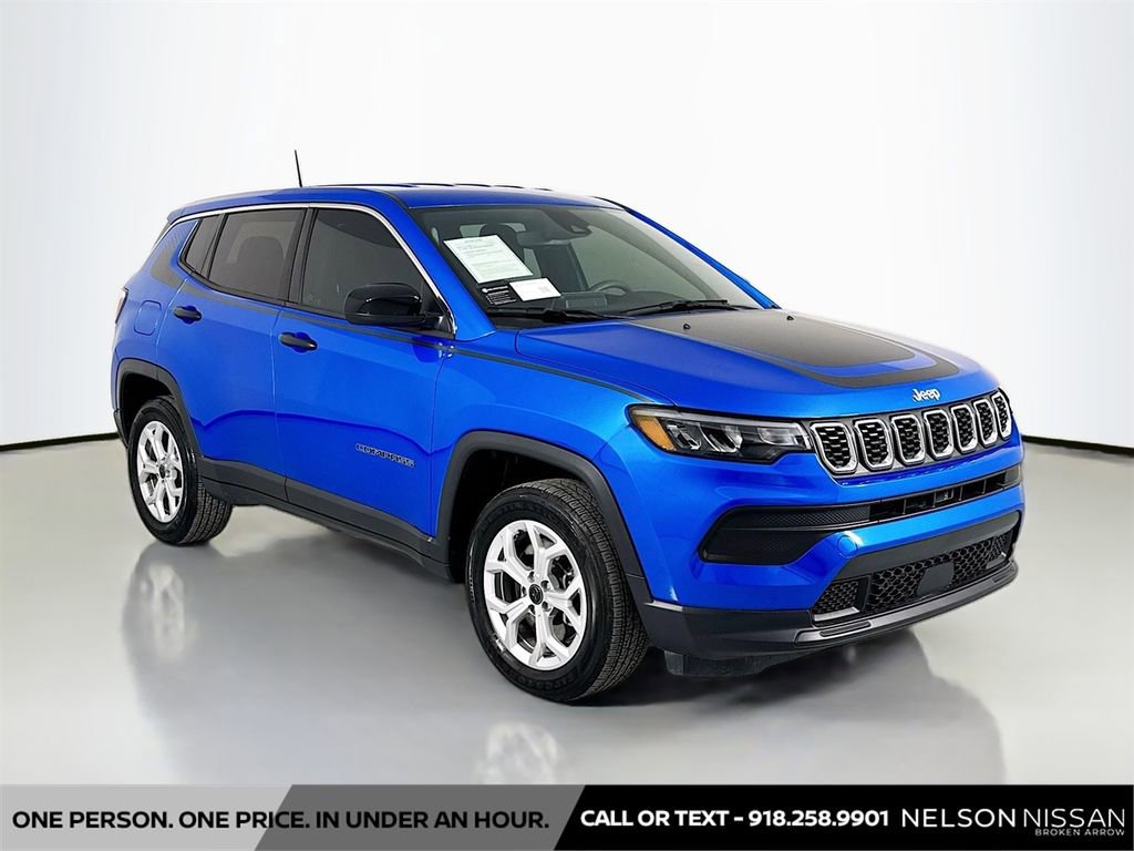 Used 2025 Jeep Compass Sport w/ Mopar Graphics Package image 3
