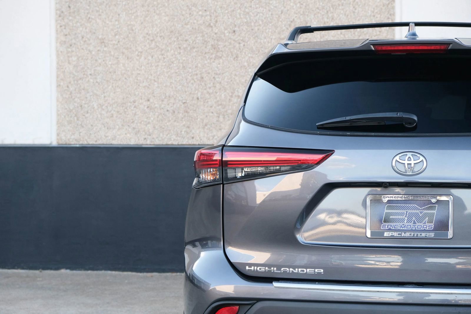 Used 2022 Toyota Highlander XLE image 17