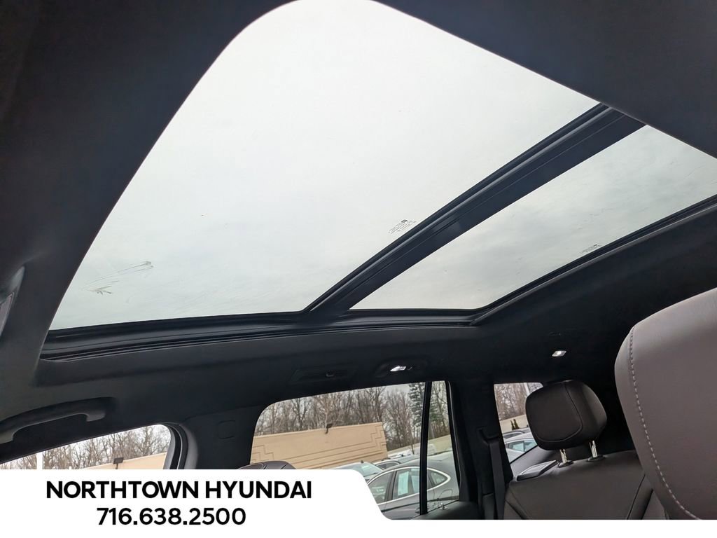 Used 2023 Cadillac XT6 Premium Luxury image 7