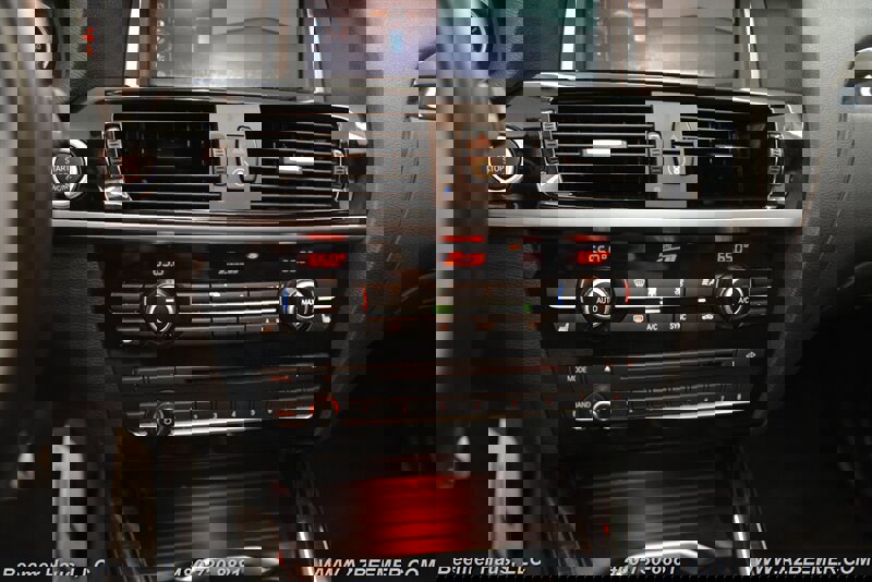 Used 2017 BMW X3 xDrive28i w/ Premium Package image 33