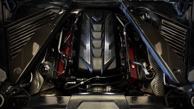 Used 2024 Chevrolet Corvette Stingray Premium Cpe w/ Z51 Performance Package RWD image 31