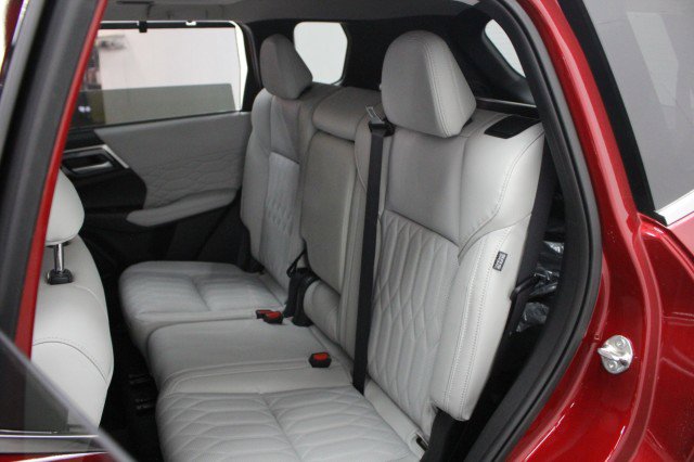 New 2026 Mitsubishi Outlander SEL FWD image 25