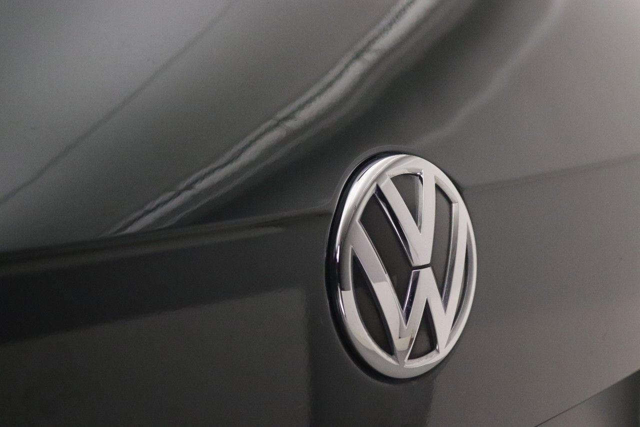 Used 2019 Volkswagen Tiguan SEL image 23