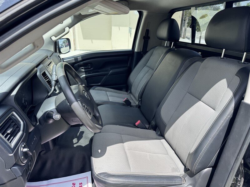 Used 2017 Nissan Titan S RWD image 12