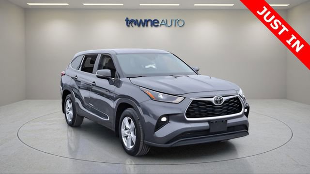 Used 2023 Toyota Highlander LE image 9