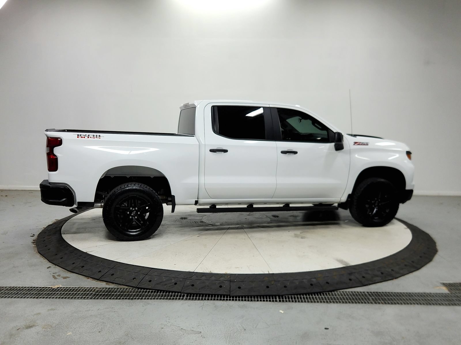 Used 2022 Chevrolet Silverado 1500 Custom Trail Boss AWD/4WD image 9