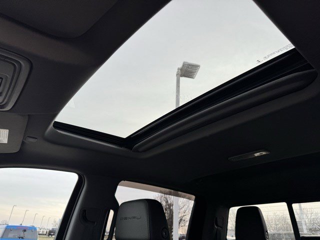 Used 2021 GMC Sierra 1500 Denali w/ Driver Alert Package II image 19