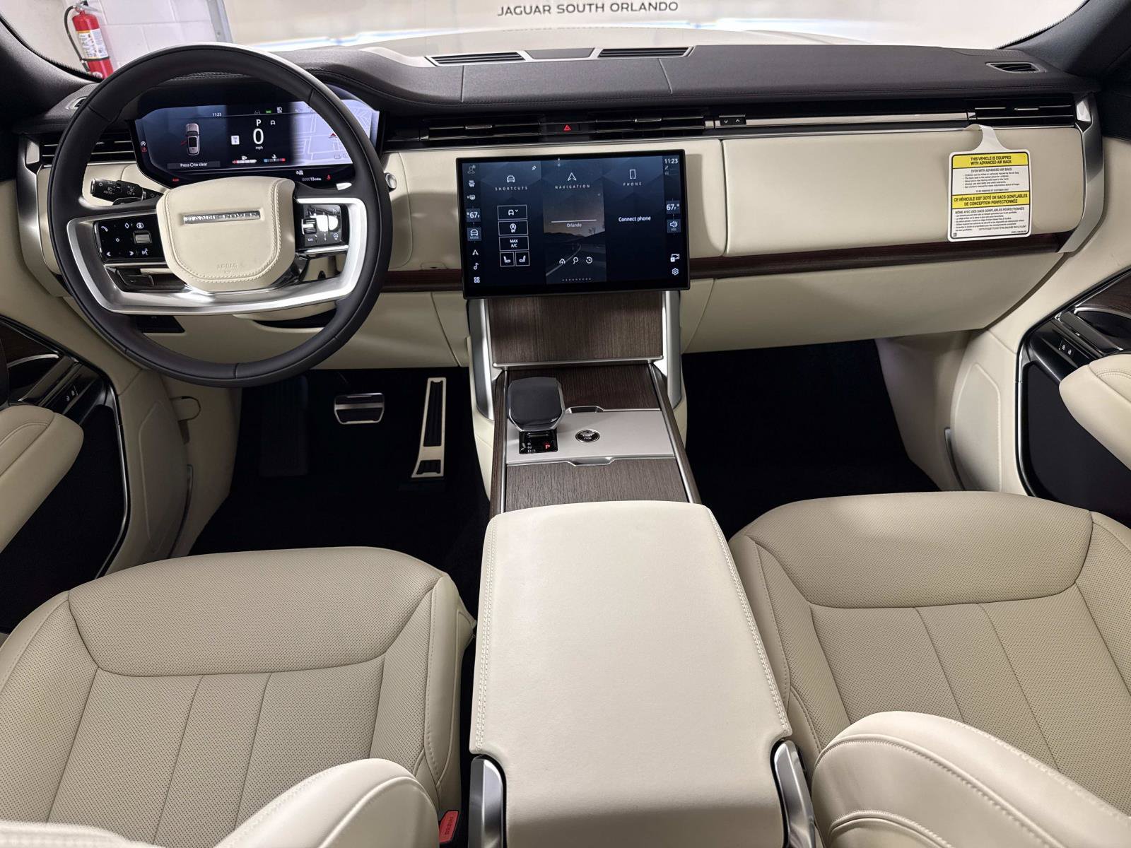 New 2026 Land Rover Range Rover Long Wheelbase SE AWD/4WD image 16