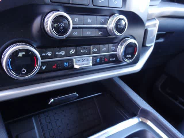 Used 2024 Ford Expedition XLT AWD/4WD image 14