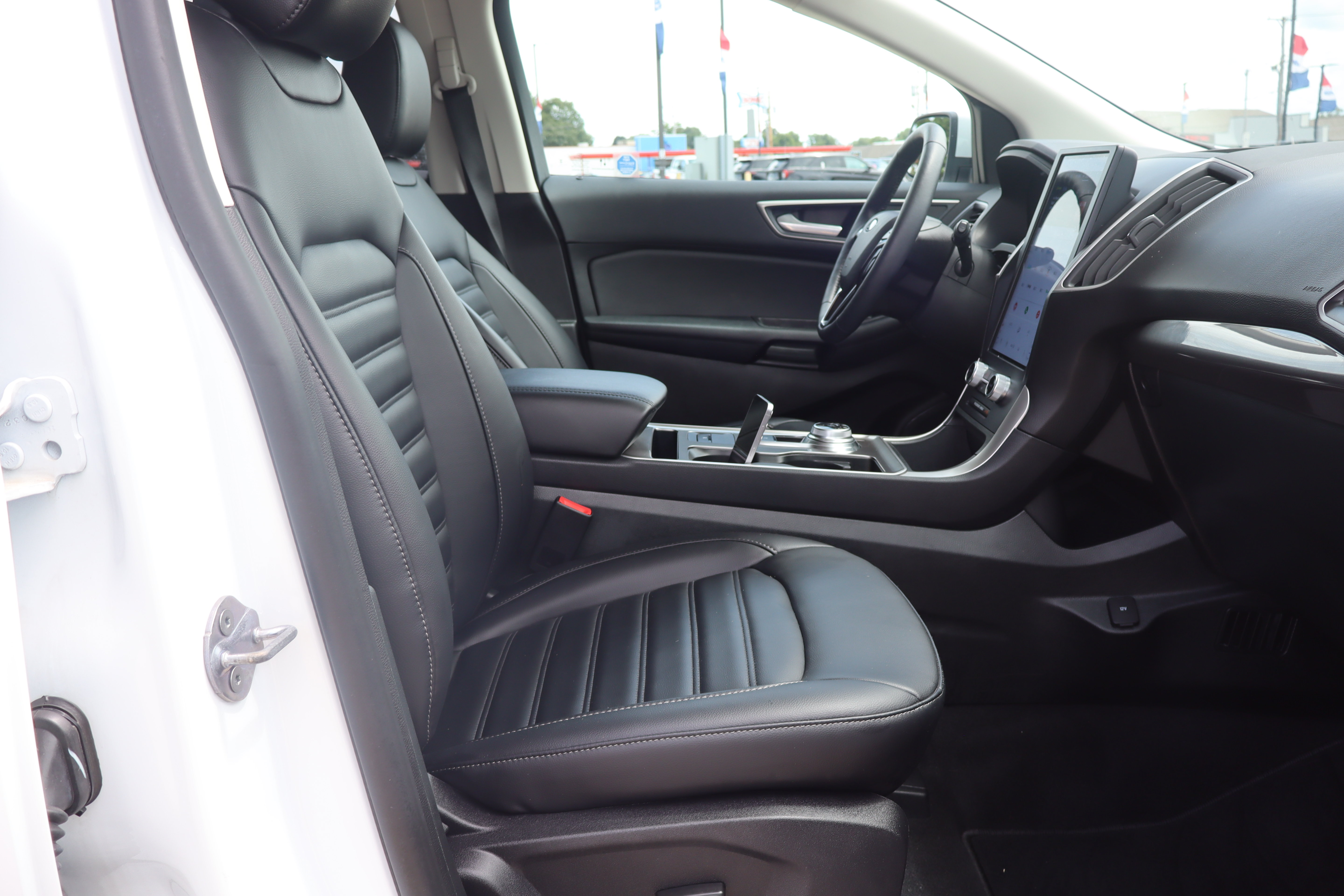 Used 2024 Ford Edge SEL w/ Convenience Package AWD/4WD image 13