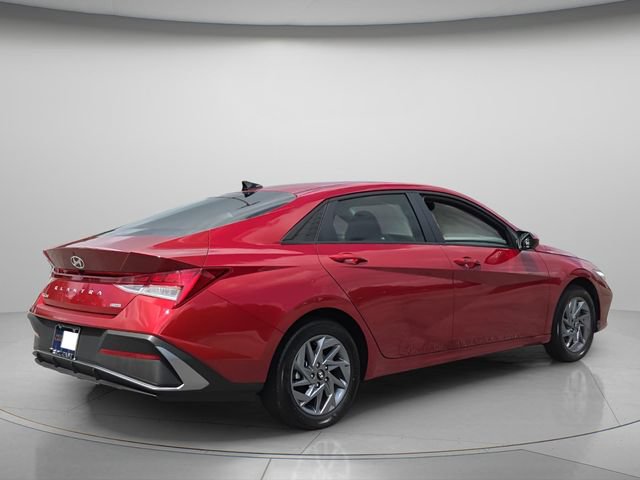 Certified 2025 Hyundai Elantra Hybrid FWD image 7