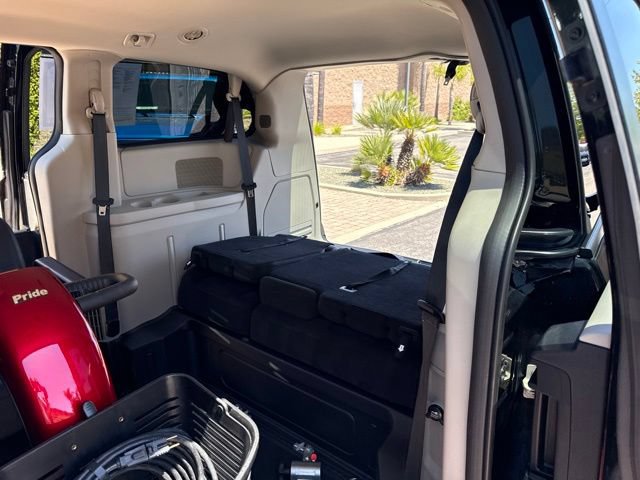 Used 2016 Dodge Grand Caravan SXT FWD image 20