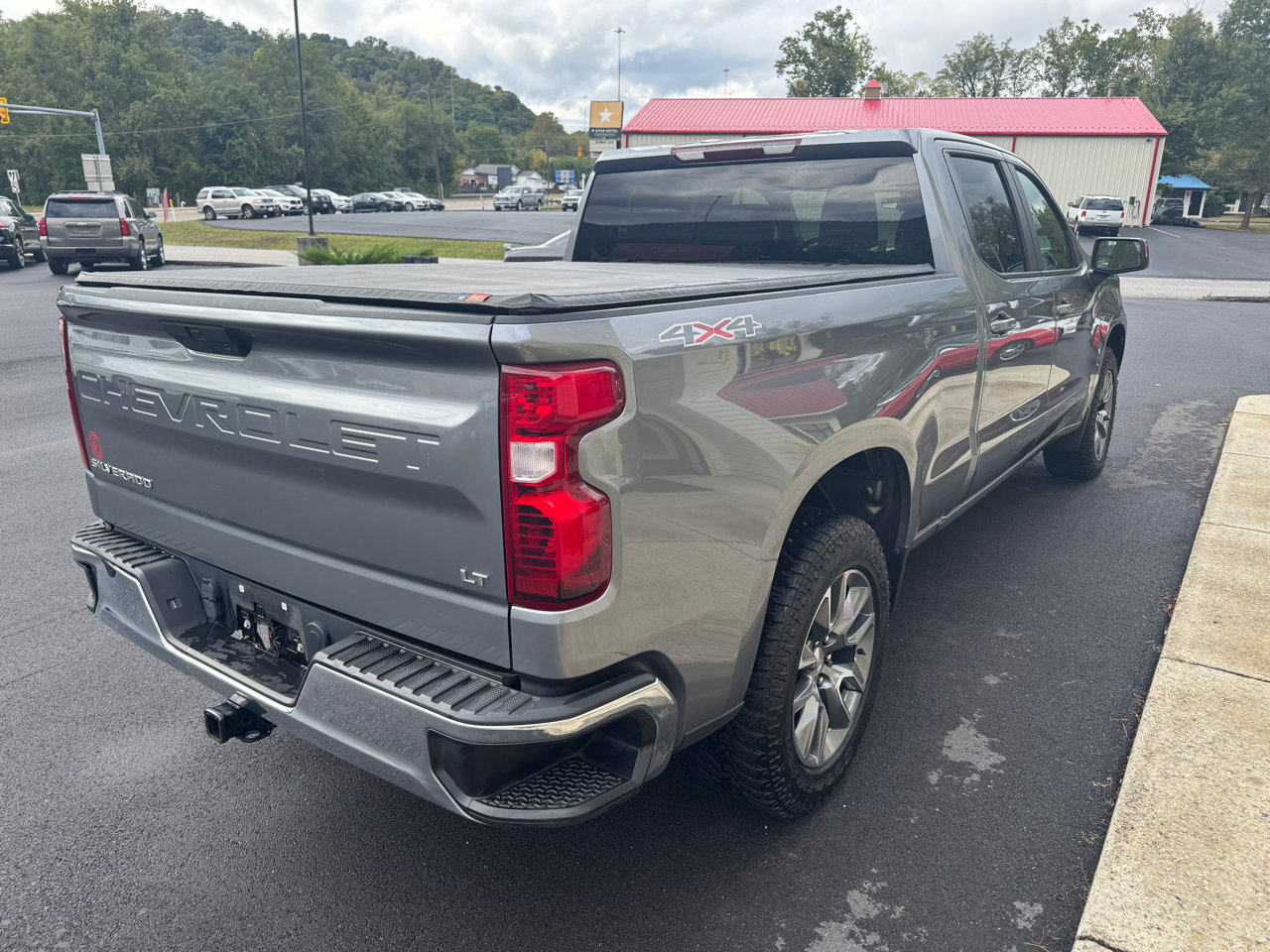 Used 2021 Chevrolet Silverado 1500 LT image 8