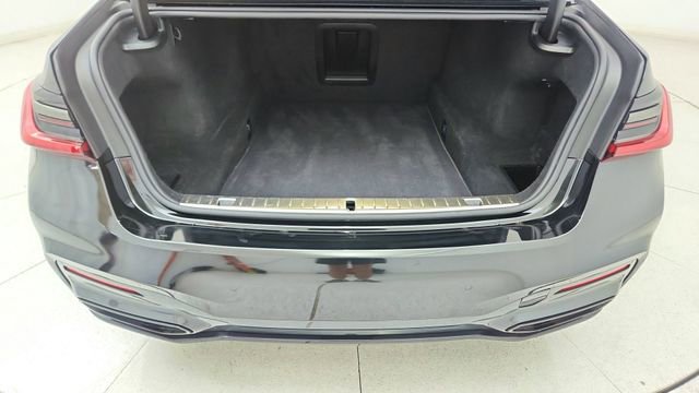 Used 2022 BMW 750i xDrive w/ Executive Package AWD/4WD image 14