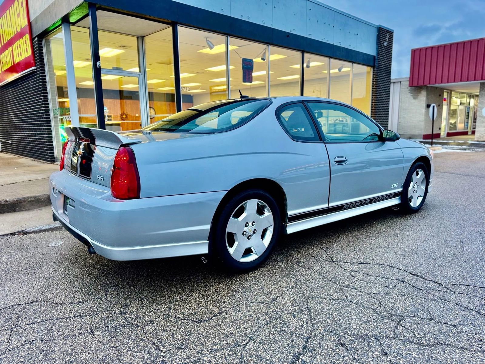 Used 2007 Chevrolet Monte Carlo SS w/ Black Rally Stripe Package image 7