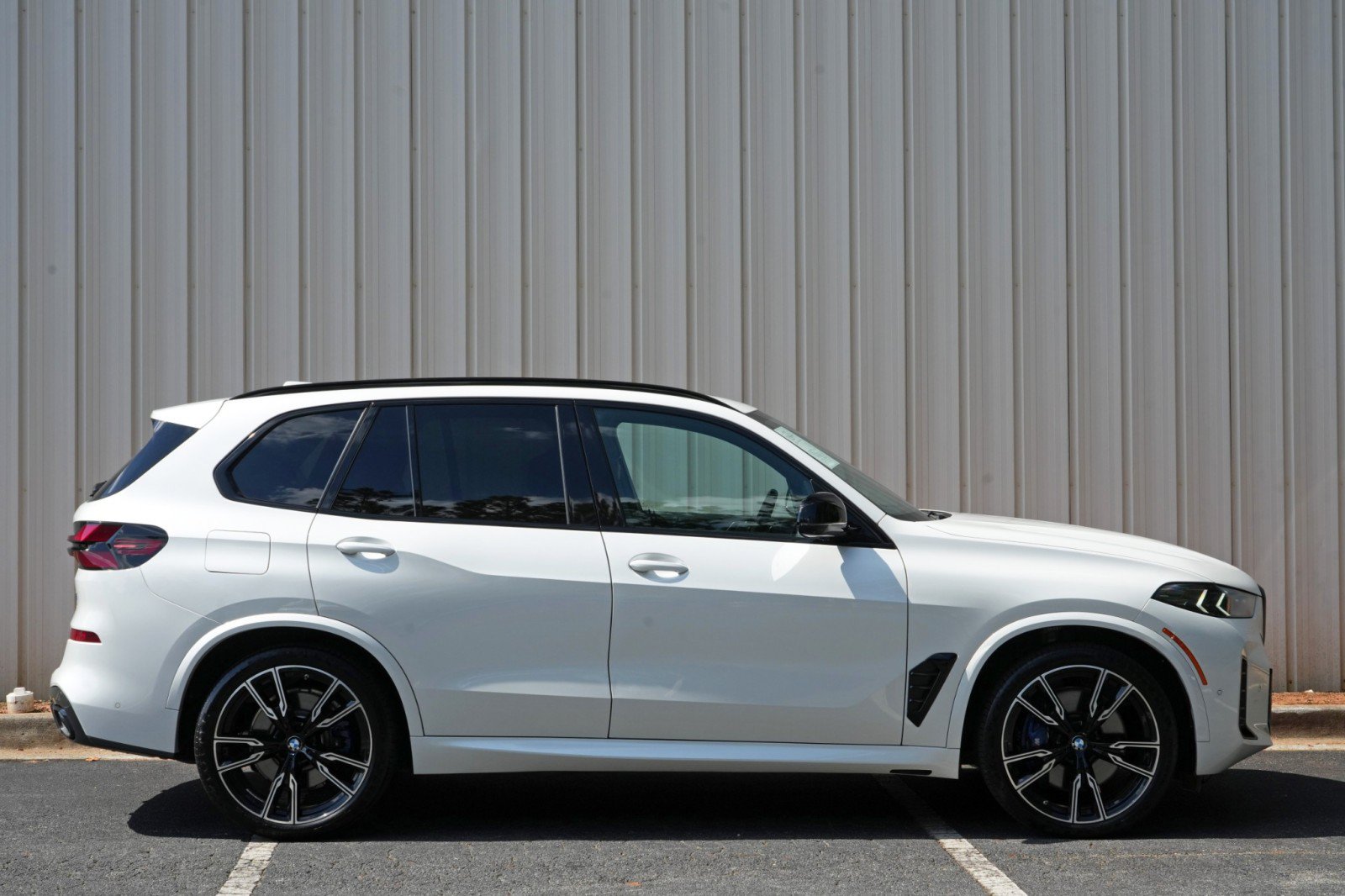 Used 2024 BMW X5 M60i AWD/4WD image 61