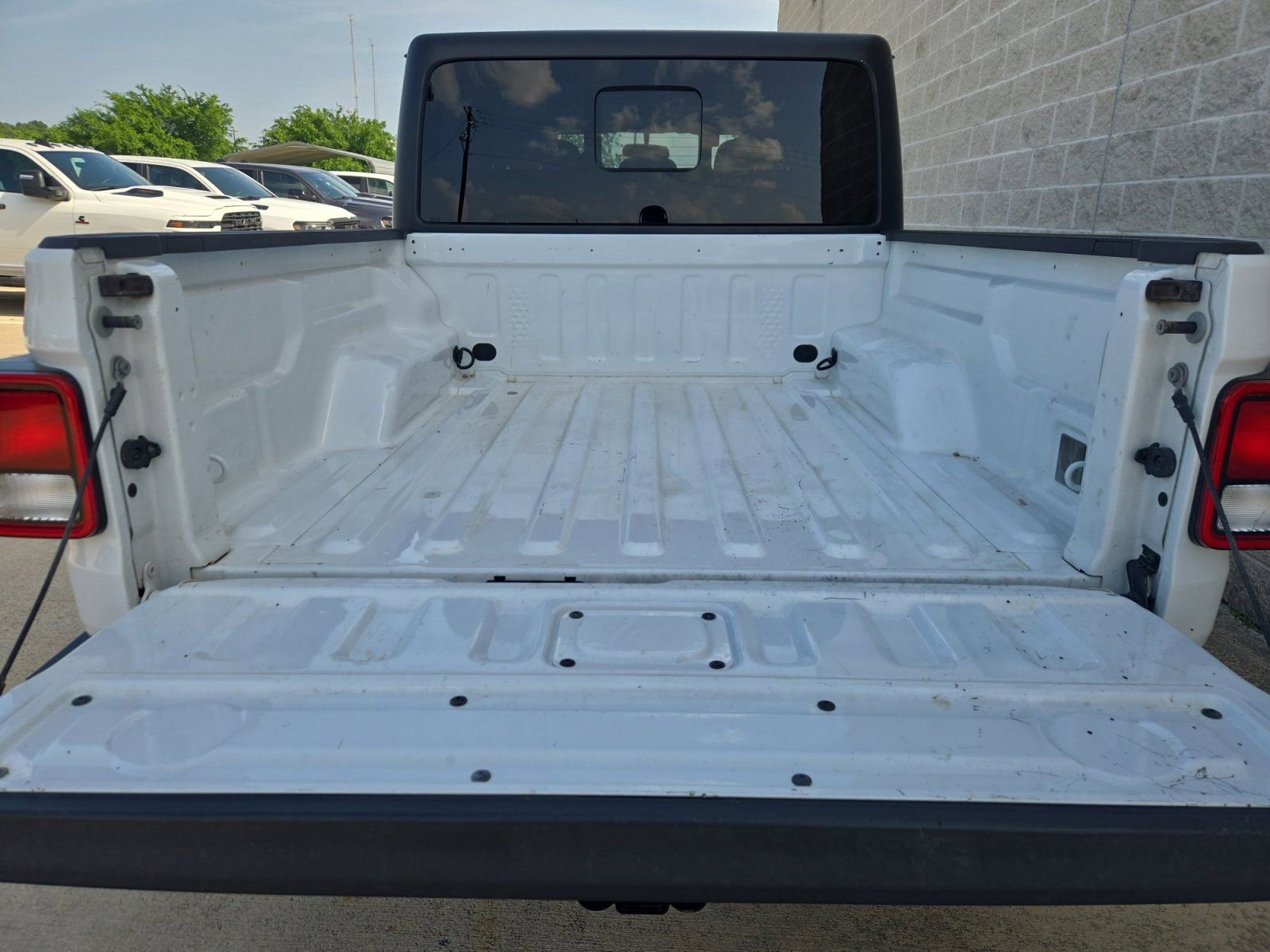 Used 2020 Jeep Gladiator Sport w/ Quick Order Package 23S AWD/4WD image 25