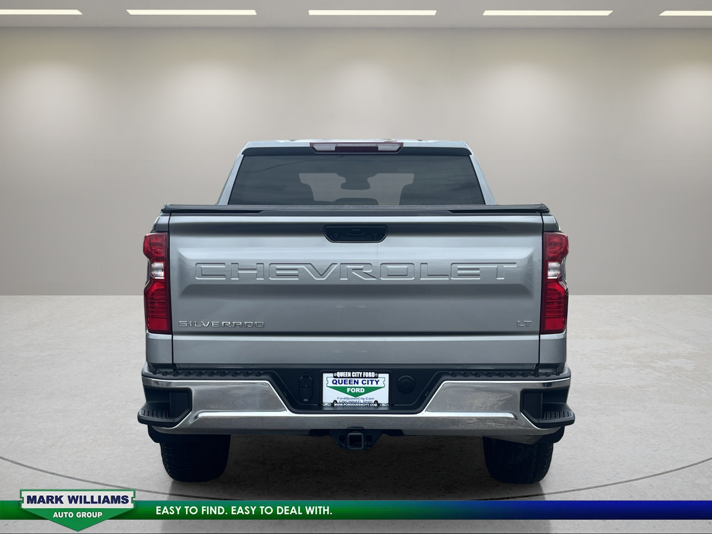 Used 2024 Chevrolet Silverado 1500 LT AWD/4WD image 6