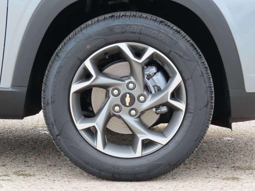 New 2026 Chevrolet Trax LT w/ Driver Confidence Package FWD image 14