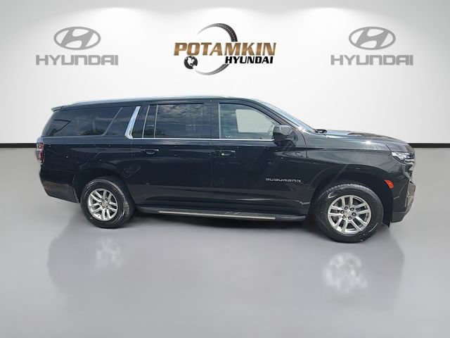 Used 2024 Chevrolet Suburban LT AWD/4WD image 4