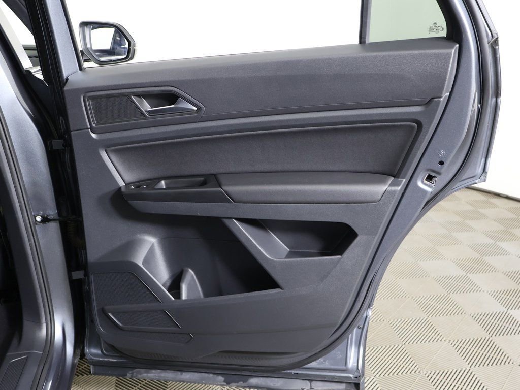 Used 2020 Volkswagen Atlas Cross Sport SE image 25