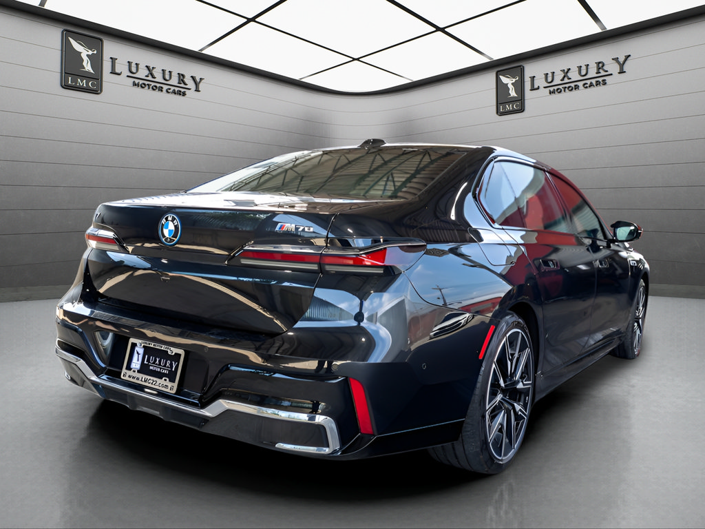 Used 2024 BMW i7 M70 AWD/4WD image 8