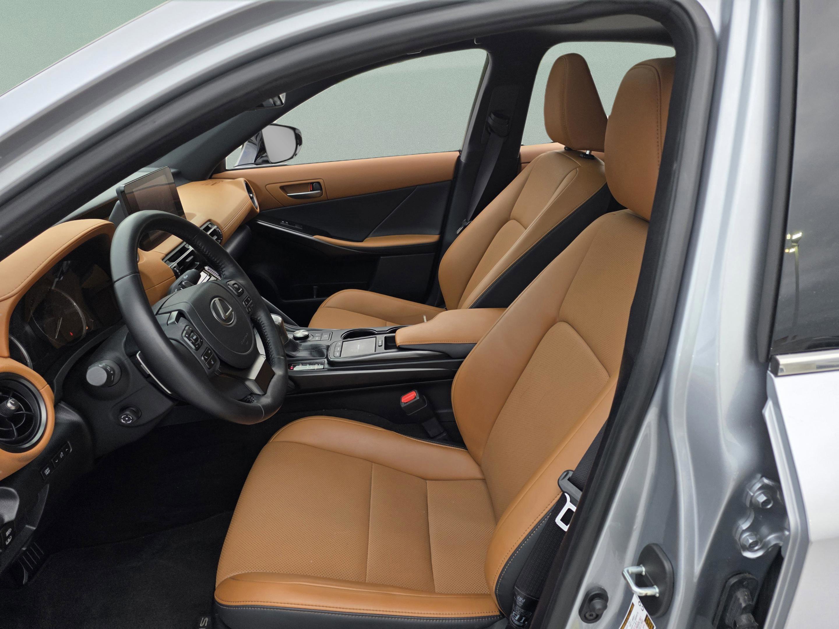 Used 2024 Lexus IS 300 w/ Premium Package image 28